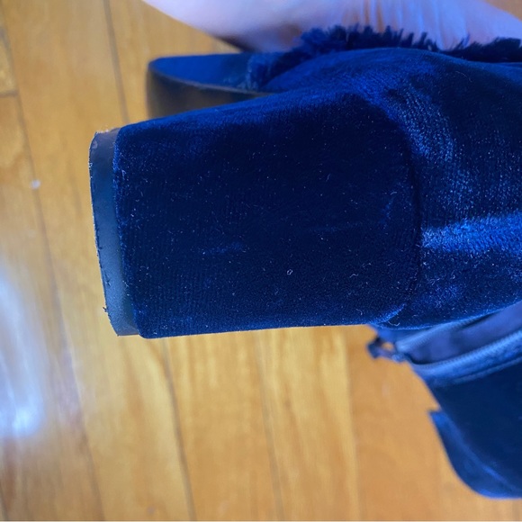 Stuart Weitzman Blue Velvet Ankle Boots 6 - Picture 9 of 14